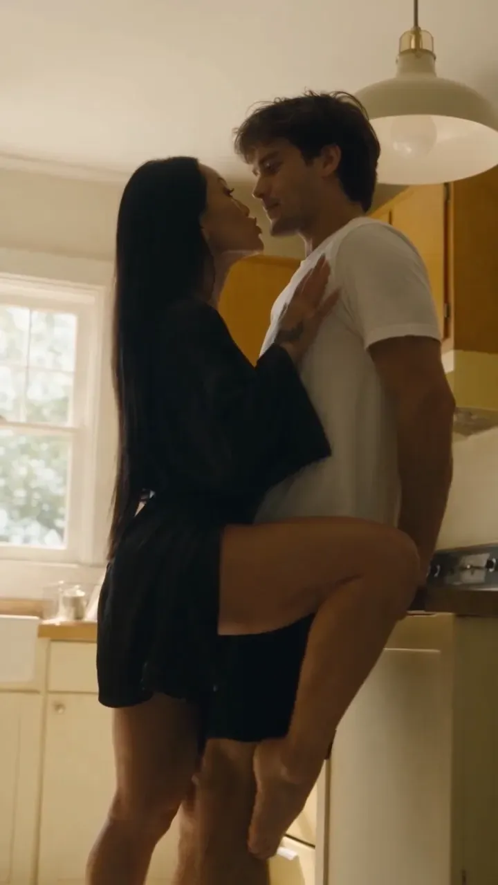 My One-Night Stand Is My Girlfriend's Mom episode 5 (locked)